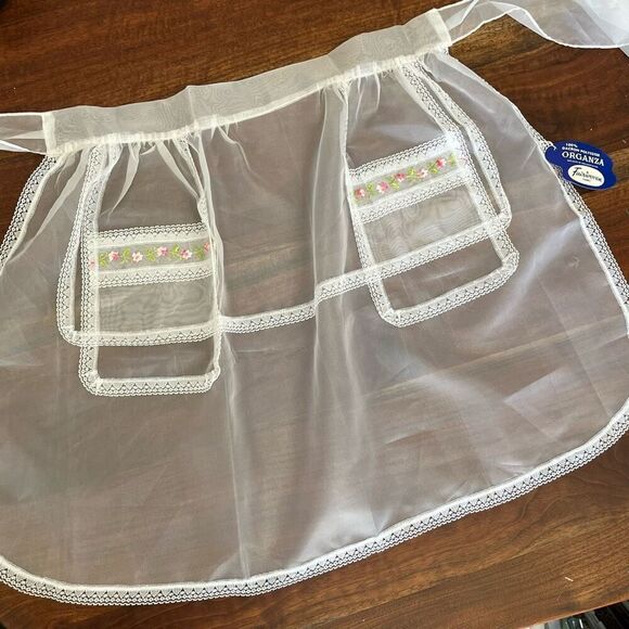 Vintage 1950s/60s Sheer White Lace Apron w/ Floral Embroidery & Pockets NWT - Picture 9 of 11